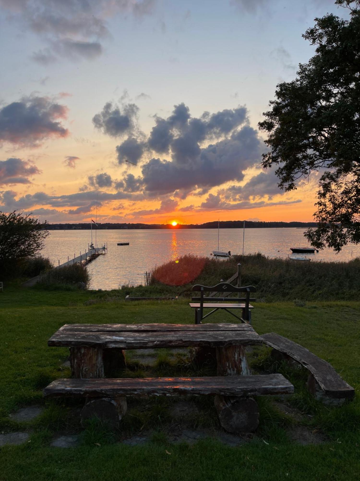 Kirsebaerkroen - The Inn Between Præstø Εξωτερικό φωτογραφία